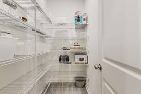 16 Mi to Dtwn Charlotte: Mt Holly Home w/ Grill