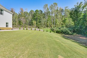 16 Mi to Dtwn Charlotte: Mt Holly Home w/ Grill