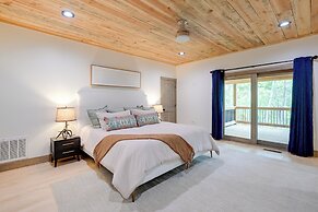 Nantahala Forest Cabin w/ Fire Pits & Hot Tub!