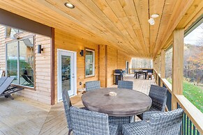 Nantahala Forest Cabin w/ Fire Pits & Hot Tub!