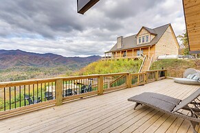 Nantahala Forest Cabin w/ Fire Pits & Hot Tub!