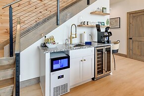 Nantahala Forest Cabin w/ Fire Pits & Hot Tub!