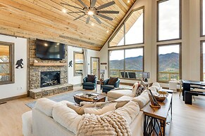 Nantahala Forest Cabin w/ Fire Pits & Hot Tub!