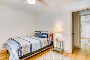 4 Mi to Texas A&m: Home w/ Large Yard!