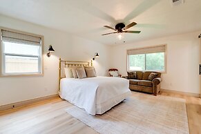 4 Mi to Texas A&m: Home w/ Large Yard!