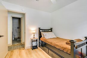 4 Mi to Texas A&m: Home w/ Large Yard!