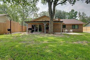 4 Mi to Texas A&m: Home w/ Large Yard!