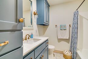 4 Mi to Texas A&m: Home w/ Large Yard!