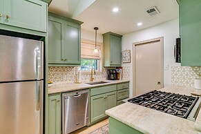 4 Mi to Texas A&m: Home w/ Large Yard!