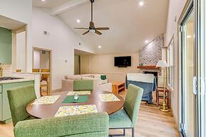 4 Mi to Texas A&m: Home w/ Large Yard!