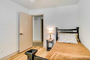 4 Mi to Texas A&m: Home w/ Large Yard!