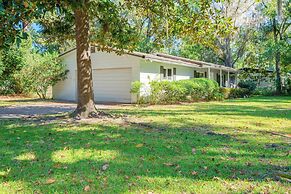 Pet-friendly Home - 3 Mi to University of Florida!