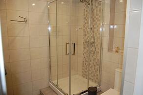 Charming 3-bedroom Villa With Wifi and Central Heating in Beautiful Sa