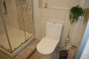 Charming 3-bedroom Villa With Wifi and Central Heating in Beautiful Sa