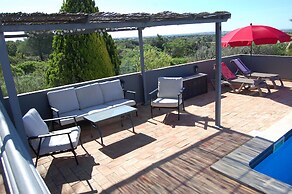 Charming 3-bedroom Villa With Wifi and Central Heating in Beautiful Sa