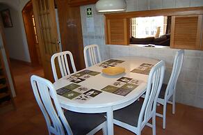 Charming 3-bedroom Villa With Wifi and Central Heating in Beautiful Sa