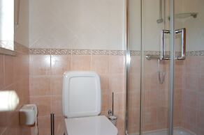 Charming 3-bedroom Villa With Wifi and Central Heating in Beautiful Sa