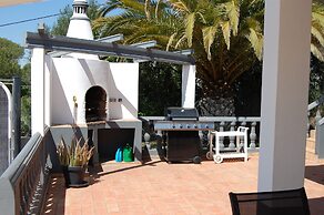 Charming 3-bedroom Villa With Wifi and Central Heating in Beautiful Sa