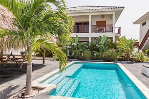 Willemstad - Mini Resort - 2 Beds - Pool - Garden