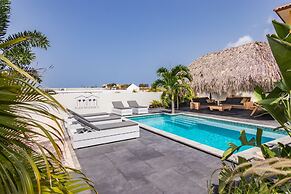 Willemstad - Mini Resort - 2 Beds - Pool - Garden