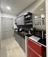 People's Condo Atria