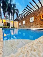 People's Condo Atria