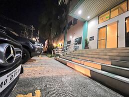 People's Condo Atria