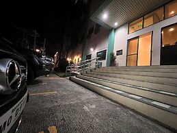 People's Condo Atria