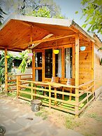 Basho Beach Huts & Cafe