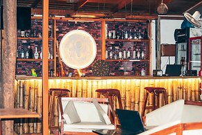 Basho Beach Huts & Cafe