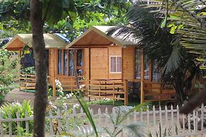 Basho Beach Huts & Cafe