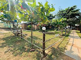 Basho Beach Huts & Cafe