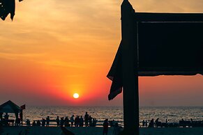 Basho Beach Huts & Cafe
