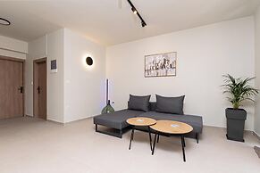 Niman Beachside Apartments