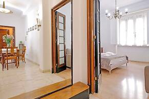 4bnb - Spacious Gracchi Apartment