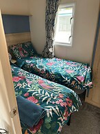 2 Bedroom Caravan With all the Comforts of Home