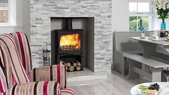 Beautiful 2-bed Cottage Near Carlisle With Hot Tub