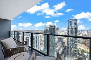 Luxury 45th-Floor Condo with City Views