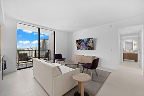 Luxury 45th-Floor Condo with City Views