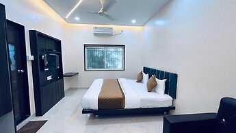 Hotel Kailas Lodging