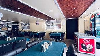 Hotel Kailas Lodging