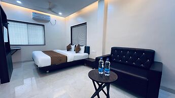 Hotel Kailas Lodging