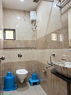 Hotel Kailas Lodging