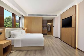 Ramada Encore By Wyndham Wuhan Station