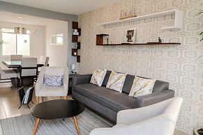 Bright Home With Pool Near Valquirico