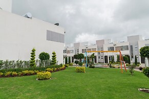 Bright Home With Pool Near Valquirico