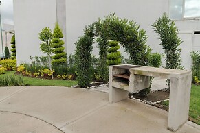 Bright Home With Pool Near Valquirico