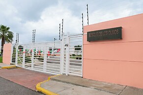 Bright Home With Pool Near Valquirico