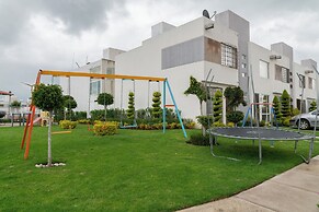 Bright Home With Pool Near Valquirico