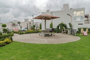 Bright Home With Pool Near Valquirico